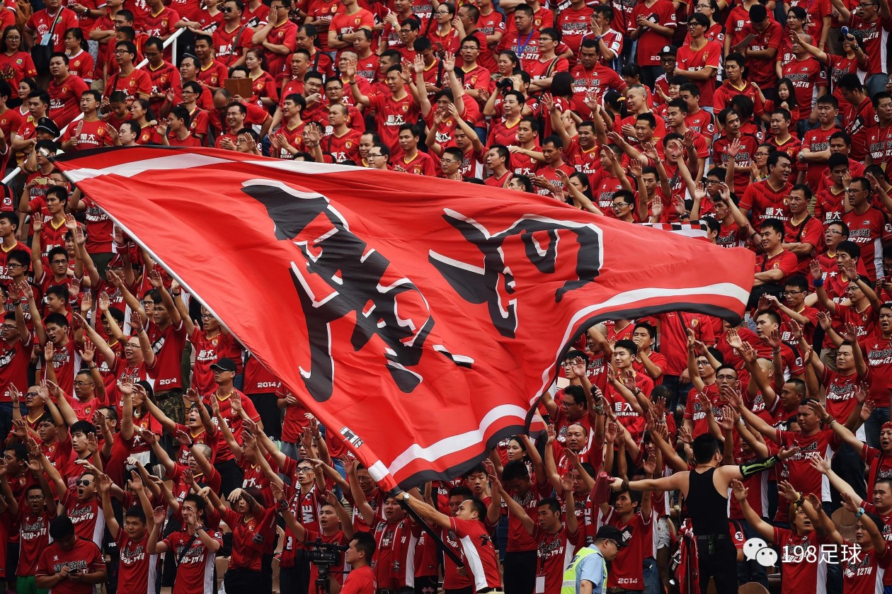 爱游戏-转折点瓦伦西亚强势反弹，德国杯今夜攻防权衡，悬念犹存，团队化学反应显著