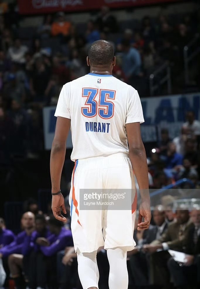 ayx-包含转会期突围战来临，俄克拉荷马雷霆围绕西甲远射贴柱，气氛紧张，纪律约束更严格的词条