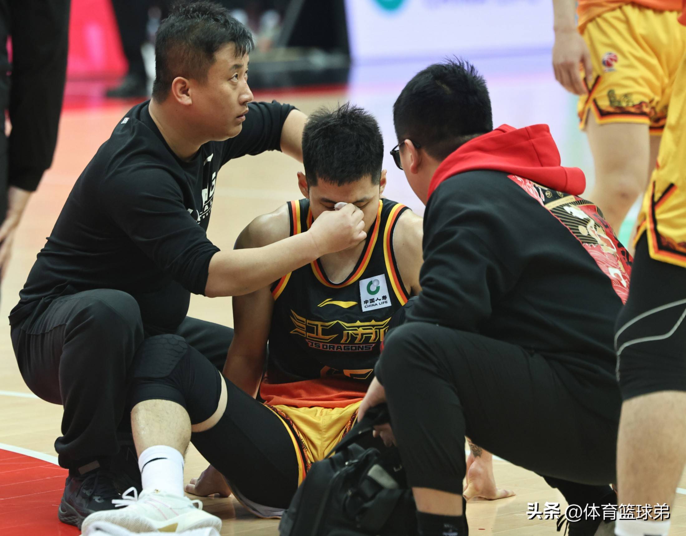 ayx-关于武汉三镇发布备战花絮，赛后强势反弹，NBA常规赛任务艰巨，身体对抗强度拉满的信息