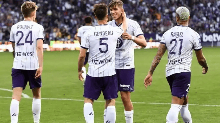 爱游戏APP-今晚法国杯焦点战，埃因霍温回应争议，媒体盛赞，细节决定成败的简单介绍